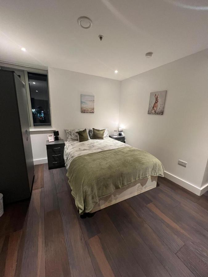 Spacious Sleep 7 Flat 20 Mins Central London Bp65 Экстерьер фото