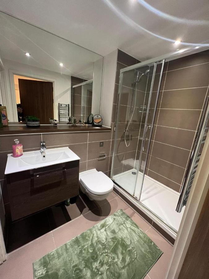 Spacious Sleep 7 Flat 20 Mins Central London Bp65 Экстерьер фото