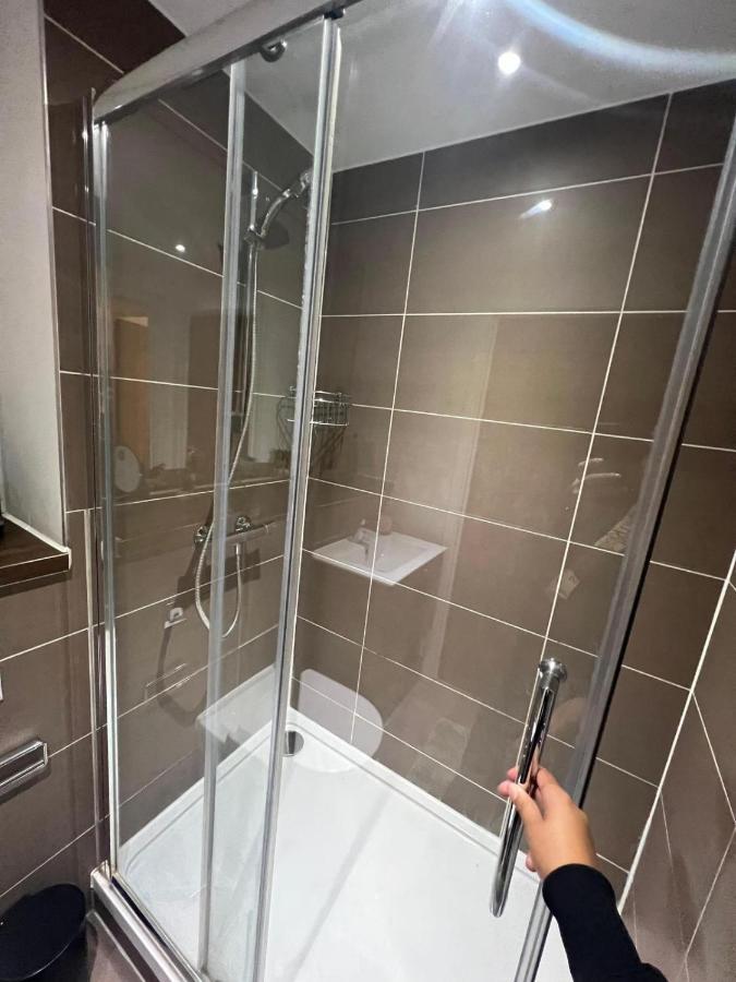 Spacious Sleep 7 Flat 20 Mins Central London Bp65 Экстерьер фото